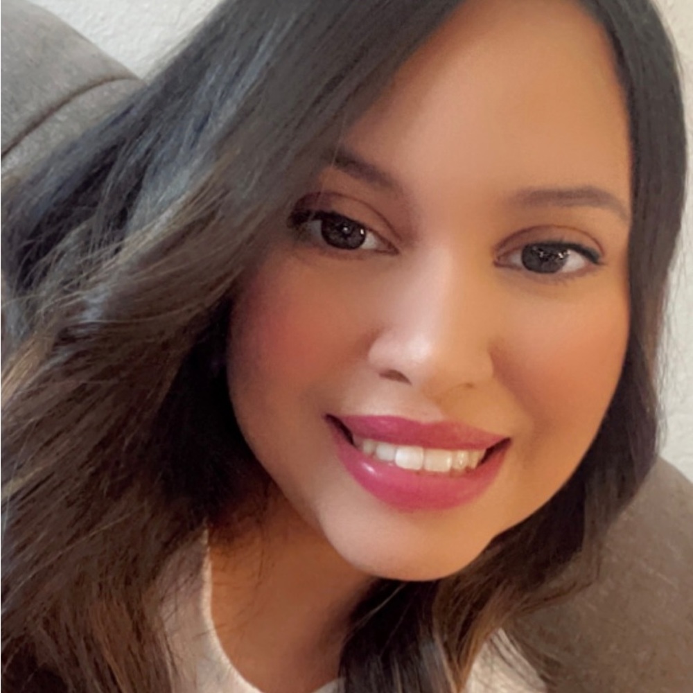 Meet your Posher, Daniela